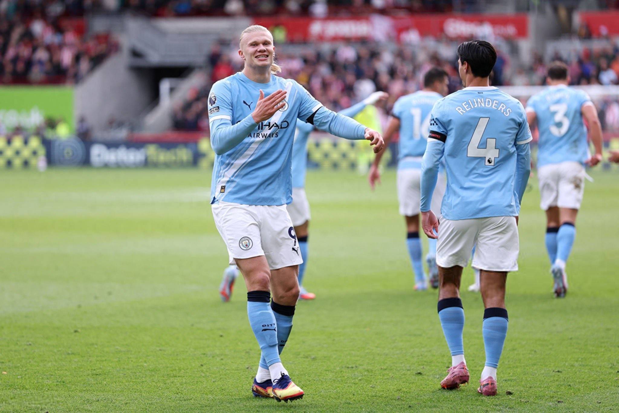 记者：布伦特福德无意出售阿耶，沃尔夫斯堡初步