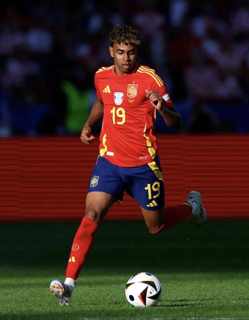 狼队年总首发更换双边，辅助三人，真正能终结AG连冠的，或许只有狼队！