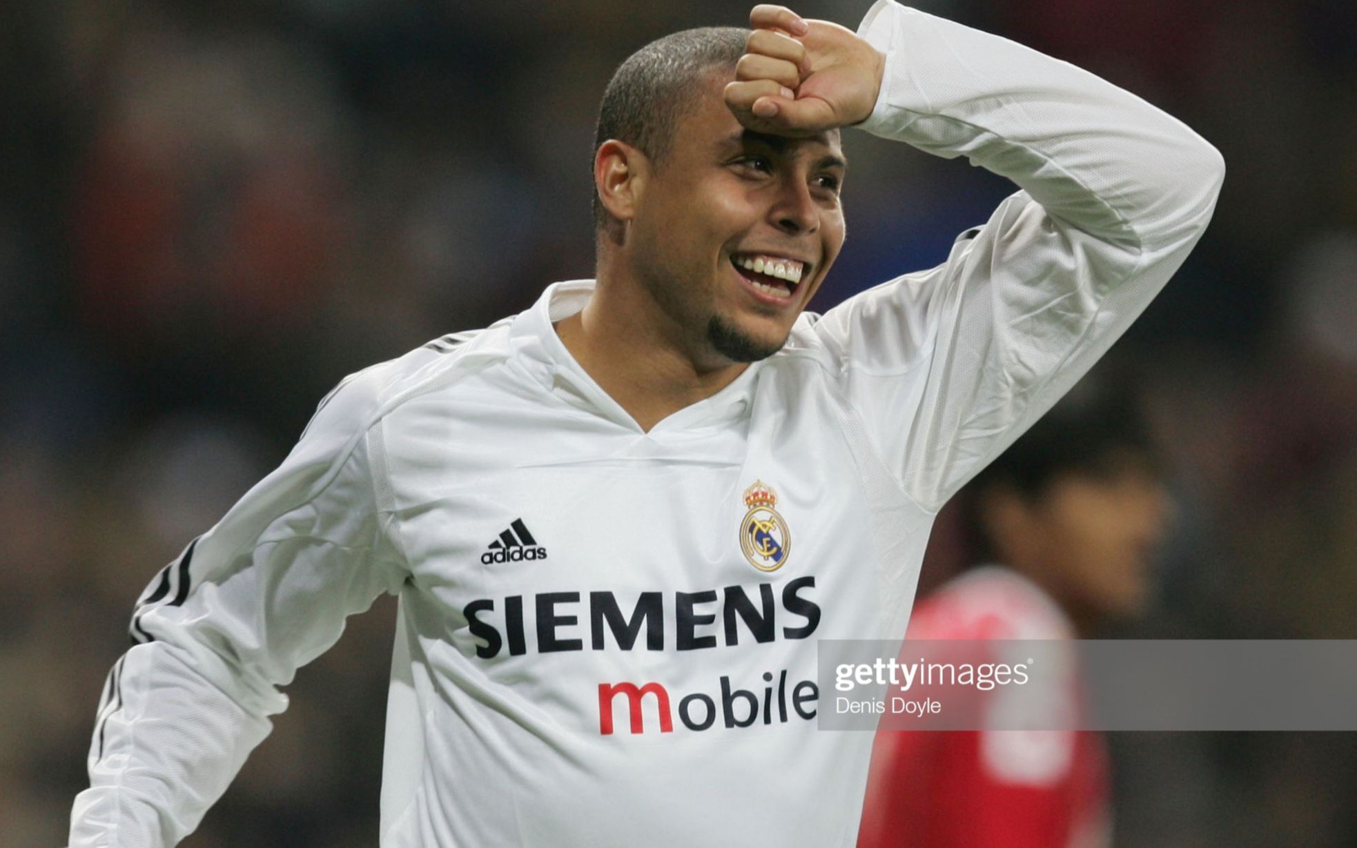 [德甲]于帕梅卡诺回传失误 洪萨克断球打空门